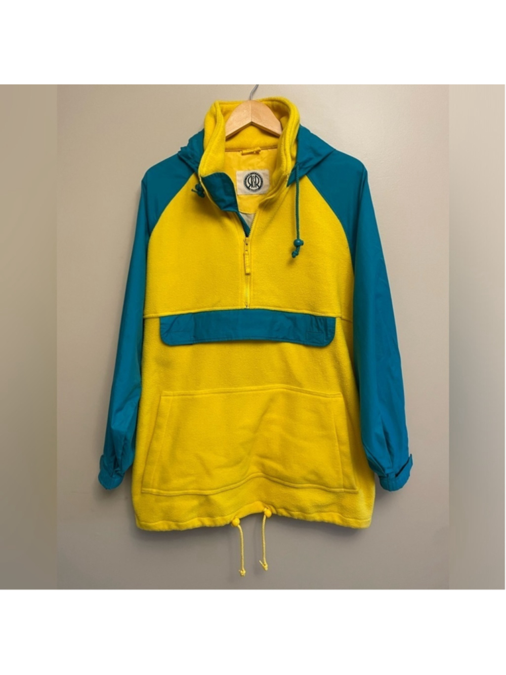 R&R Vintage Y2K 90’s Colourblock Sweater Fleece Rest & Relaxation